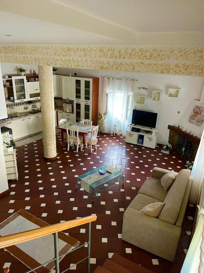 Appartement Holiday House Il Castello Di Anna à Vietri Extérieur photo